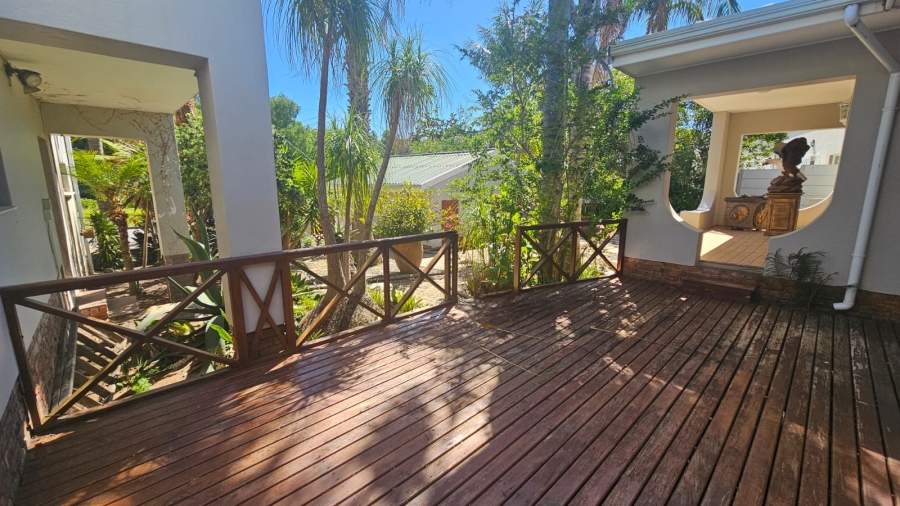 5 Bedroom Property for Sale in Denver Park Western Cape